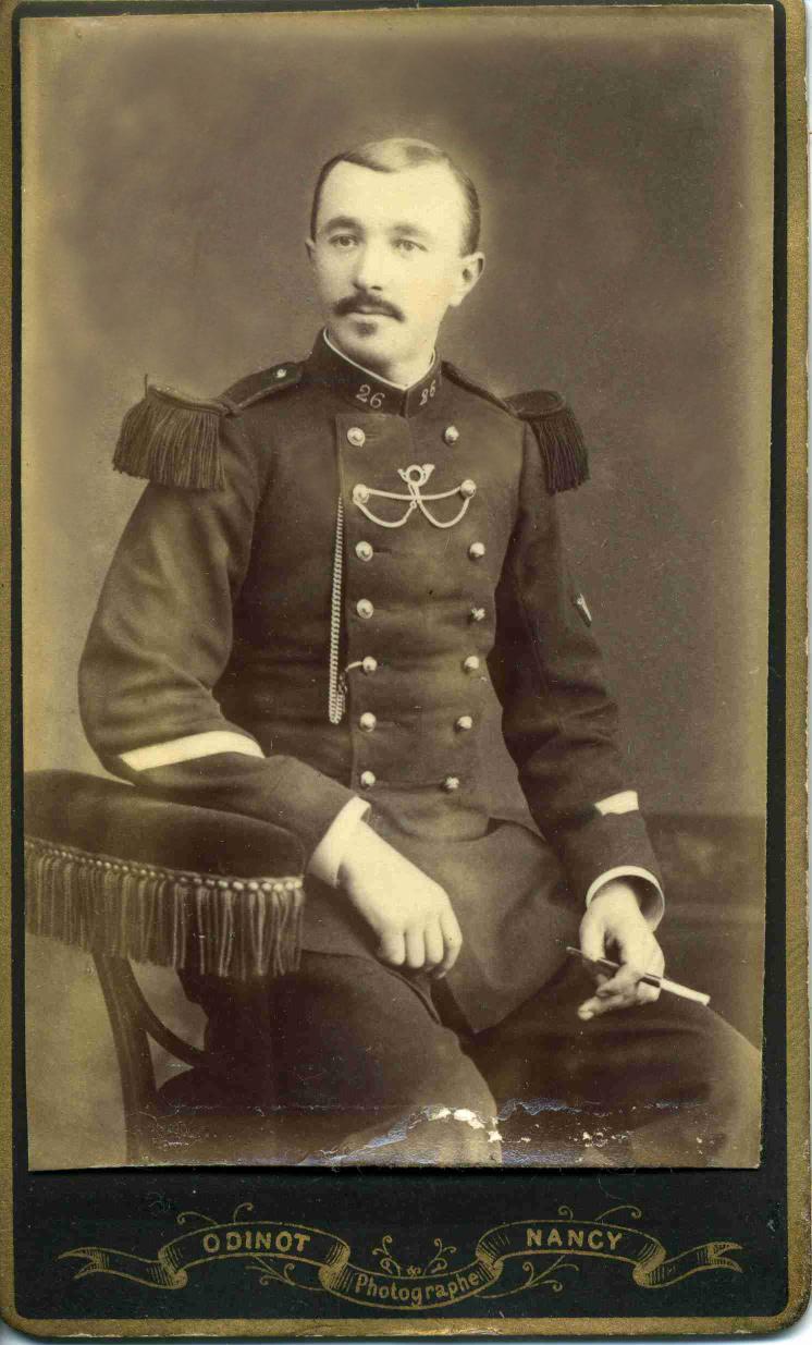 Portrait de Joseph Leclerc, sergent. Archives privées. Avec l'aimable autorisation de M. Jacques Dupaquier.