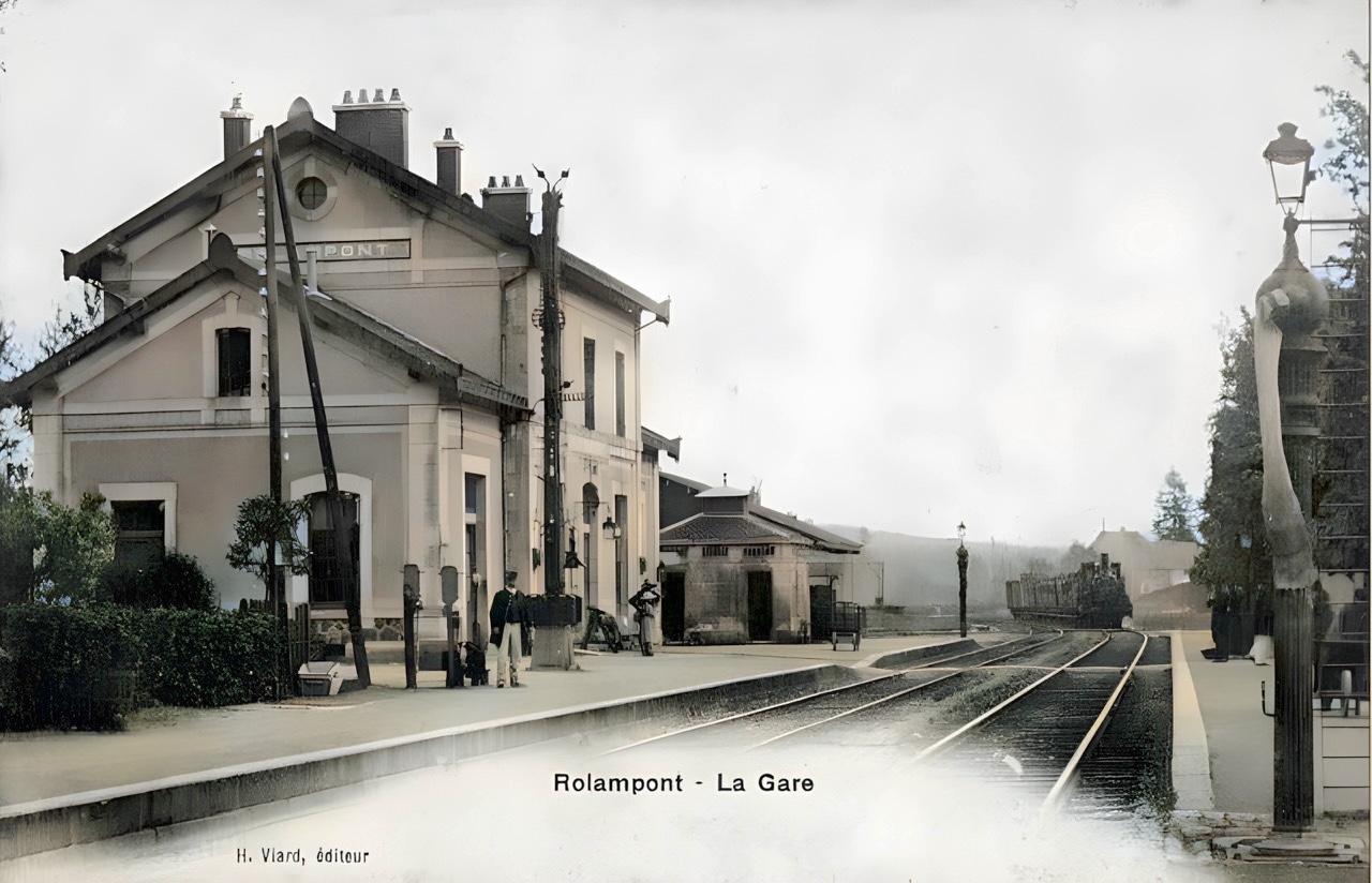 Le quai de la gare de Rolampont